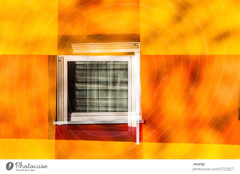 Fenster abstrakt außergewöhnlich Fassade Architektur Haus gelb Irritation Design Perspektive wohnen Gardine Muster Nahaufnahme orange retro Schatten Licht