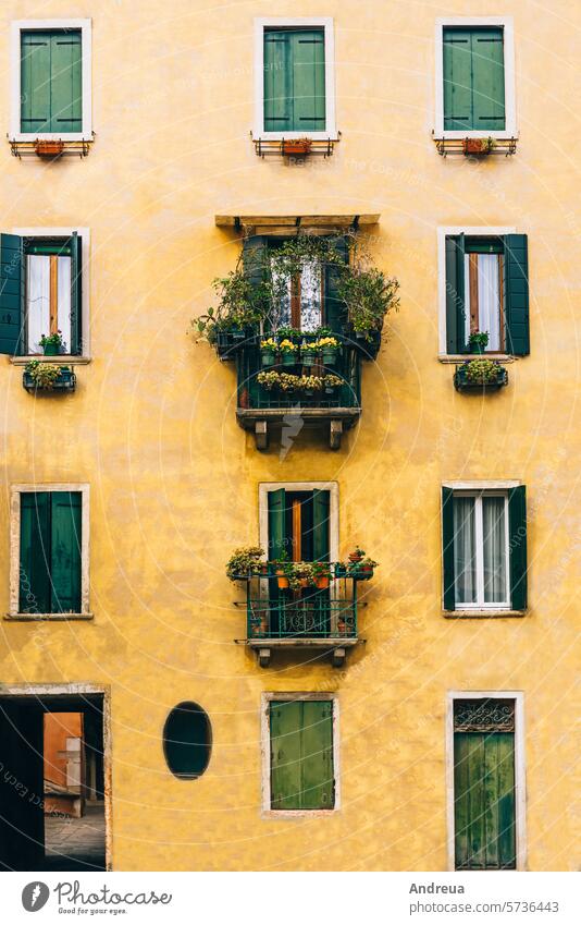 Touristische Routen des alten Venedigs Italien Oktober Gasse Architektur Hintergrund schön Großstadt farbenfroh Tag leer Europa Haus Übergang Lifestyle Licht
