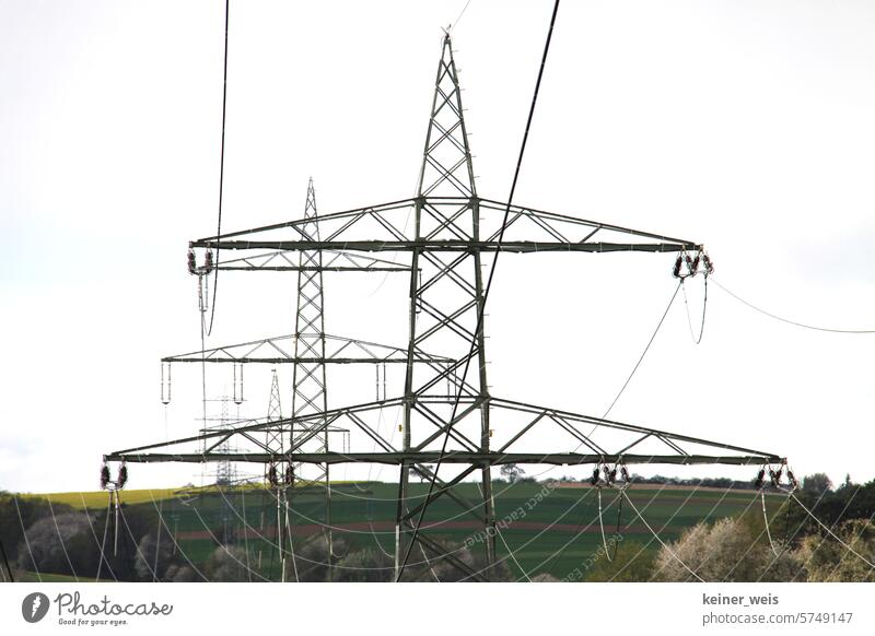 Hochspannungsleitungen Strommast Elektrizität Energiewirtschaft Leitung Himmel Stromtransport Energiekrise Hochspannungsmast Stromleitung Überlandleitung