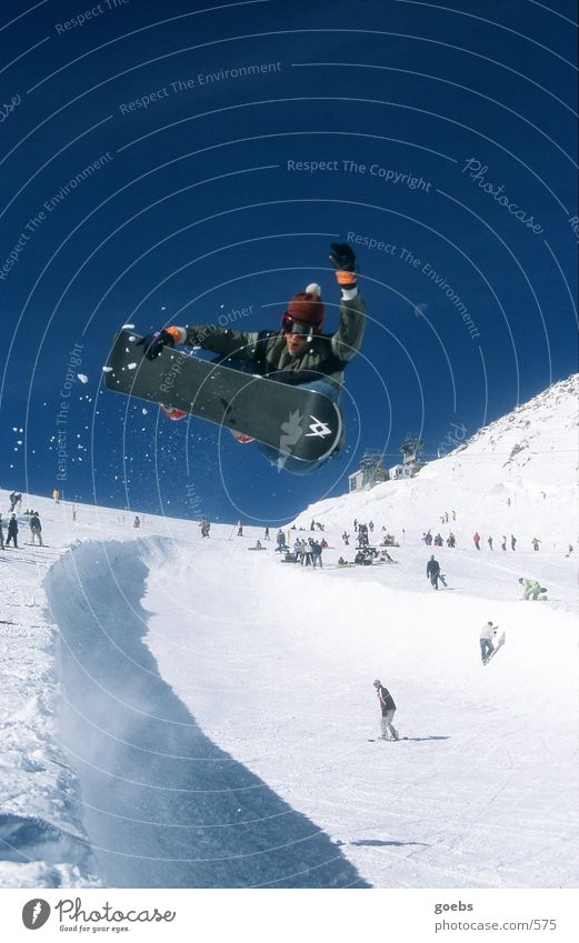 pipe02 Winter Snowboard Halfpipe Sport Berge u. Gebirge Alpen Schnee Schneebrille Bommelmütze Schatten Blauer Himmel Wolkenloser Himmel hoch talentiert
