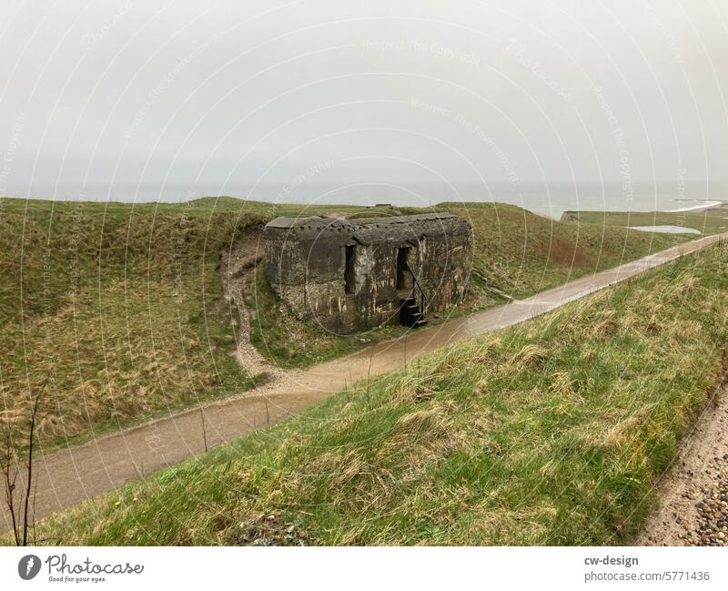 Bunker an der Küste von Dänemark Außenaufnahme Farbfoto