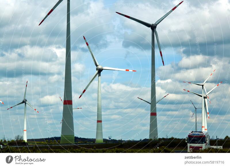 Windkraft ebene energie energiewende erneuerbare energie ferien frühling horizont insel mecklenburg mv reise rotor rotorblatt sommer sonne tourismus umwelt