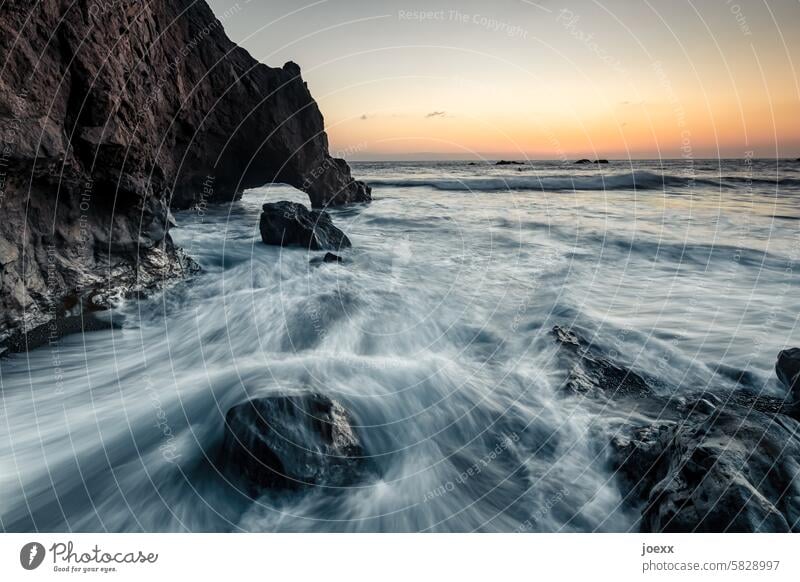 Nichts bleibt wie es ist. Meer Ferien & Urlaub & Reisen Landschaft Farbfoto maritim Idylle Seascape Sonnenuntergang Küste Felsen Wellen Sommer Himmel Wasser