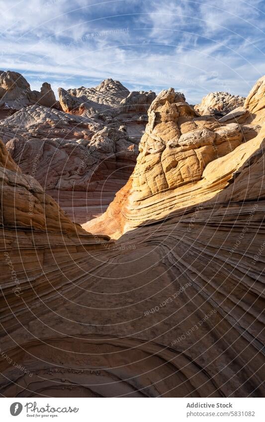 Majestätische Sandsteinformationen in der Wüste von Arizona wüst Landschaft Formation mehrschichtig Muster blau Himmel natürlich Schönheit majestätisch