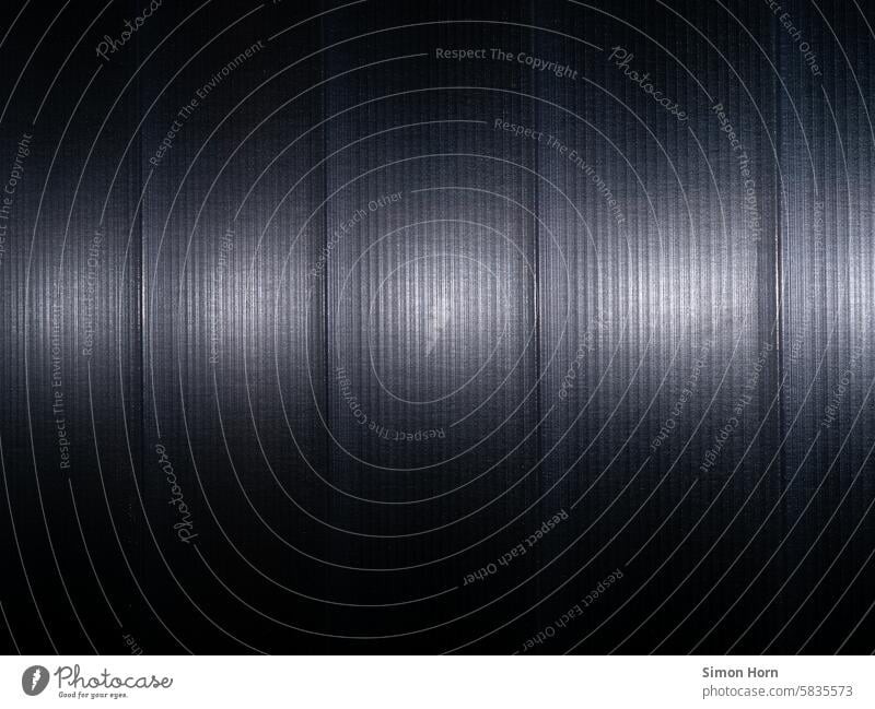 Lichtspur auf einer reflektierenden, strukturierten Oberfläche aus Plexiglas Reflexion & Spiegelung Linien abstrakt Strukturen & Formen Linien und Formen