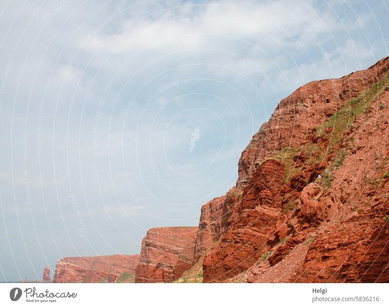 die roten Felsen auf Helgoland roter Felsen lange Anna Landschaft Natur Insel Nordseeinsel Himmel Wolken Außenaufnahme Farbfoto Küste Menschenleer