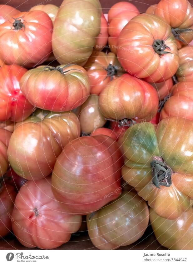 viele sonnengetrocknete Tomaten für Salate Sehne Gewürz Gemüse kaufen keine Menschen Farbbild Fotografie saftig Vegane Ernährung rot Supermarkt Vordergrund