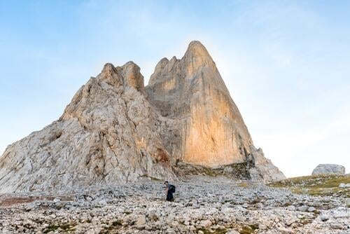 Auf zum Gipfel Tag Ferien & Urlaub & Reisen Umwelt Himmel Landschaft Tourismus wandern Berge Tageslicht Gebirge steinig Schönes Wetter Klima Sommer