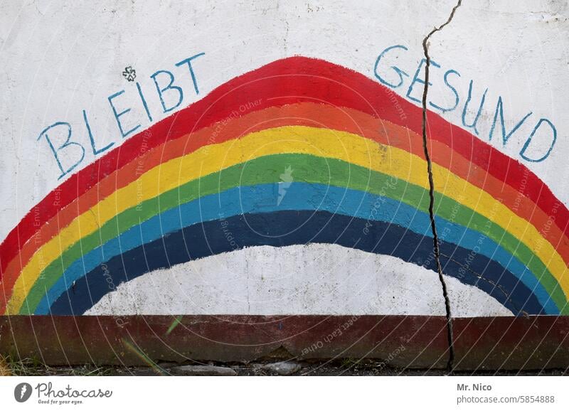 alles wird gut ! Regenbogen Bleibt gesund regenbogenfarben Symbole & Metaphern Mauer Graffiti Gesundheitsrisiko bunt Schriftzug Wunsch Riss Schriftzeichen