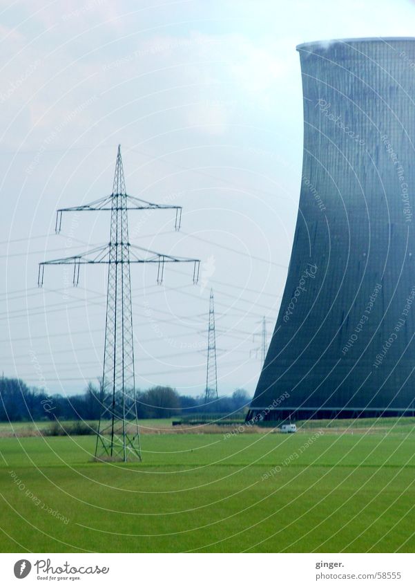 Kühlturm - Cooling Tower Energiewirtschaft Technik & Technologie Kernkraftwerk blau grün Elektrizität Hochspannungsleitung Wiese Umweltverschmutzung