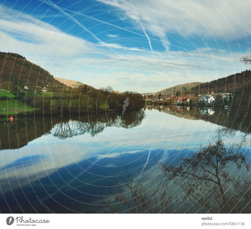 Neckarspiegel Fluss Wasser Hügel Wald Spiegelung Himmel Wolken Reflexion & Spiegelung Natur Umwelt Stimmung Menschenleer Skyline Baum Farbfoto Außenaufnahme