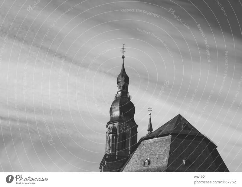 Singuläres Bauwerk von hohem künstlerischen Rang Kirche Kirchturm Kirchturmspitze Totale Himmel Außenaufnahme Menschenleer Schleierwolken Silhouette