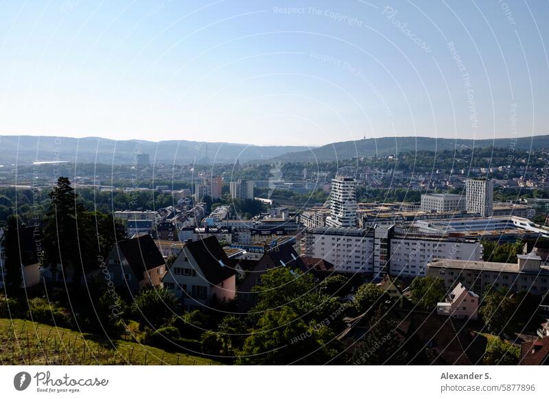 Blick auf Stuttgart Ausblick Landeshauptstadt Panorama (Aussicht) Stadt Landschaft Morgenlicht Kessel Gaskessel Hügel