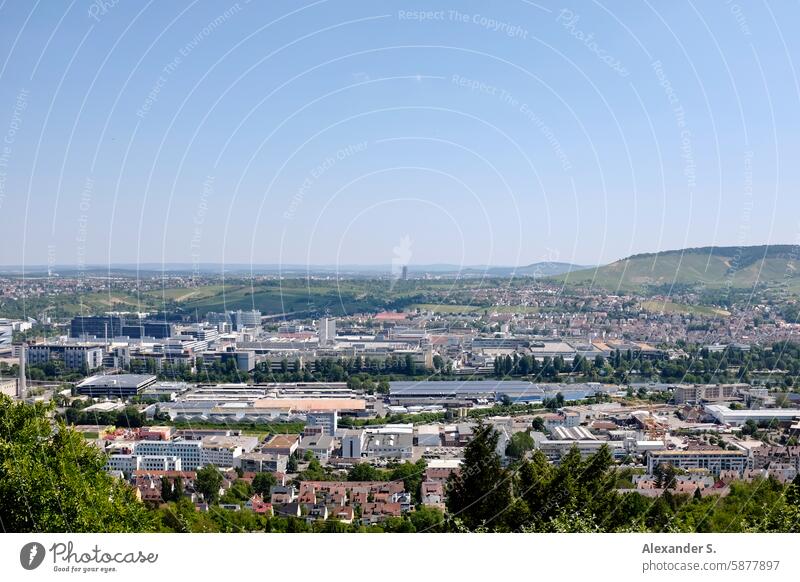 Blick auf Stuttgart-Wangen und Fellbach im Hintergrund Panorama (Aussicht) Landeshauptstadt Stadt Schillerlinde Landschaft