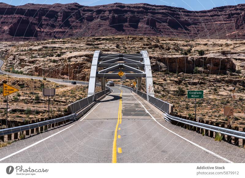 Hite Crossing Bridge über den Colorado River, USA hite crossing bridge weiße Schlucht Glen Canyon nationales Erholungsgebiet wüst Landschaft robust