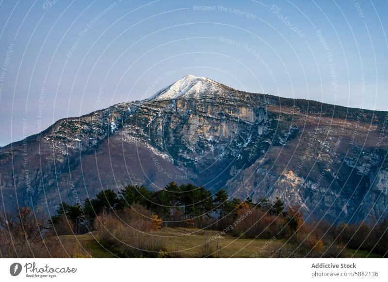 Der schneebedeckte Gipfel des Palon in Garniga Terme, Trentino, Italien Palonberg garniga terme Schnee Winter Landschaft Natur Berge u. Gebirge reisen Tourismus