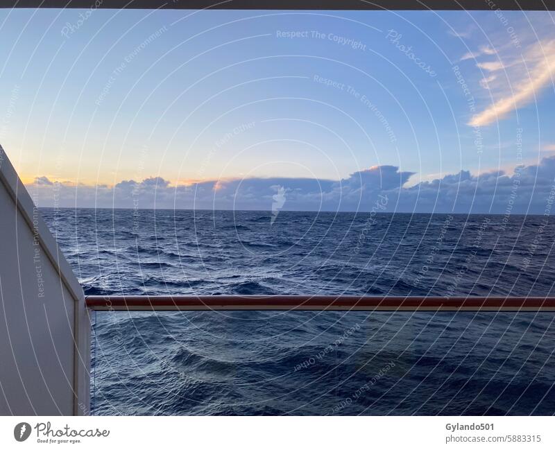 Kreuzfahrt auf dem Atlantischen Ozean reisen Schiff Kreuzfahrt-Urlaub atlantisch Sonnenuntergang Boot Atlantik MEER Meer Himmel Wolken Wasser Natur winken