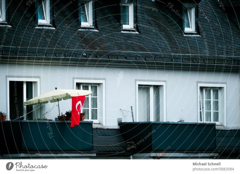 Türkische Flagge Türkei rotweiß rot-weiß Nationalflagge Patriotismus Fahne Politik & Staat Zuwanderung Migration Zeichen