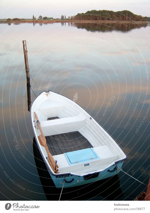 Stille Wasser ... Wasserfahrzeug Ruderboot Meer mehrfarbig Rügen ruhig Sehnsucht offen See Sonnenuntergang Chance möglich Gelegenheit Außenaufnahme