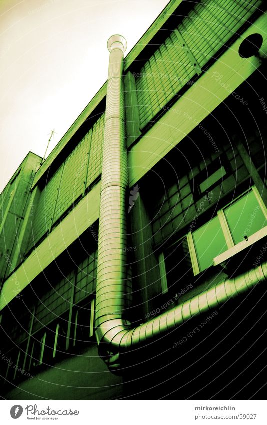 Grüne Industrie grün stark Schweiz Rüti 2006 Gebäude Haus Fabrik Lüftung Industriefotografie konstrast sulzer canon fasade Röhren
