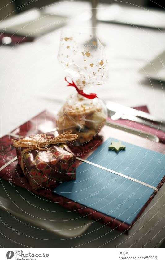 es weihnachtet Ernährung Festessen Häusliches Leben Feste & Feiern Weihnachten & Advent Dekoration & Verzierung Geschenk Geschenkpapier Schleife Gefühle