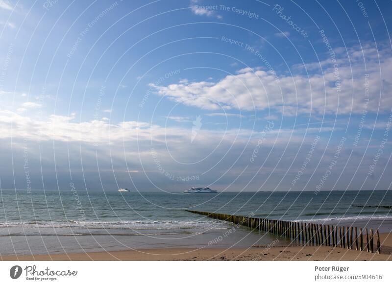 Nordseestrand mit Buhnen Strand Opalküste Sangatte Frankreich Nordseeküste Fähre Kanal Sommer Urlaub Reise blau Ferien & Urlaub & Reisen Tourismus Meer Küste