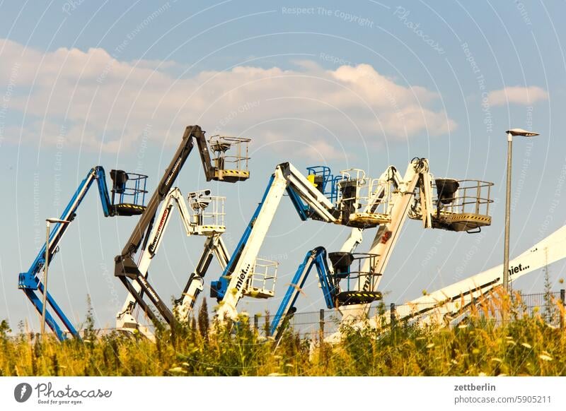 Arbeitsbühnen zu vermieten ausleger baumaschine hebebühne hebekran höhe korb leiter tragekorb vermietung ausstellung sortiment menge viel vielzahl auswahl