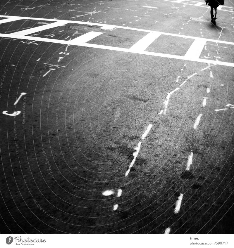 Downtown Spirit Boston Verkehr Verkehrswege Straße Wege & Pfade Fußgänger Zeichen Schilder & Markierungen Verkehrszeichen Linie Streifen gehen dunkel Stadt