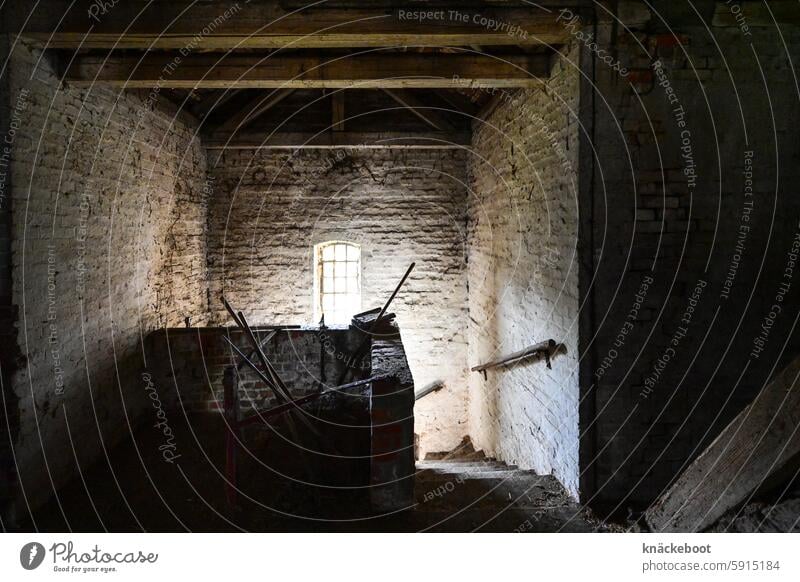 treppenhaus Treppenhaus Licht Treppengeländer Schatten Kontrast Haus Wand Gebäude Scheune