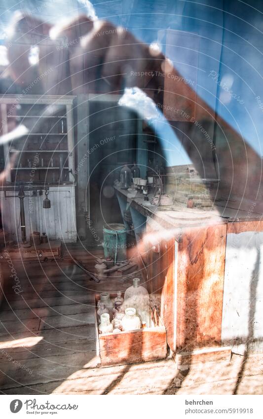 alt Bodie Ghost Town USA Kalifornien Amerika Abenteuer authentisch Leben anderes leben Vergangenheit Nostalgie Haus kaputt zerstört zerfall Licht Schatten