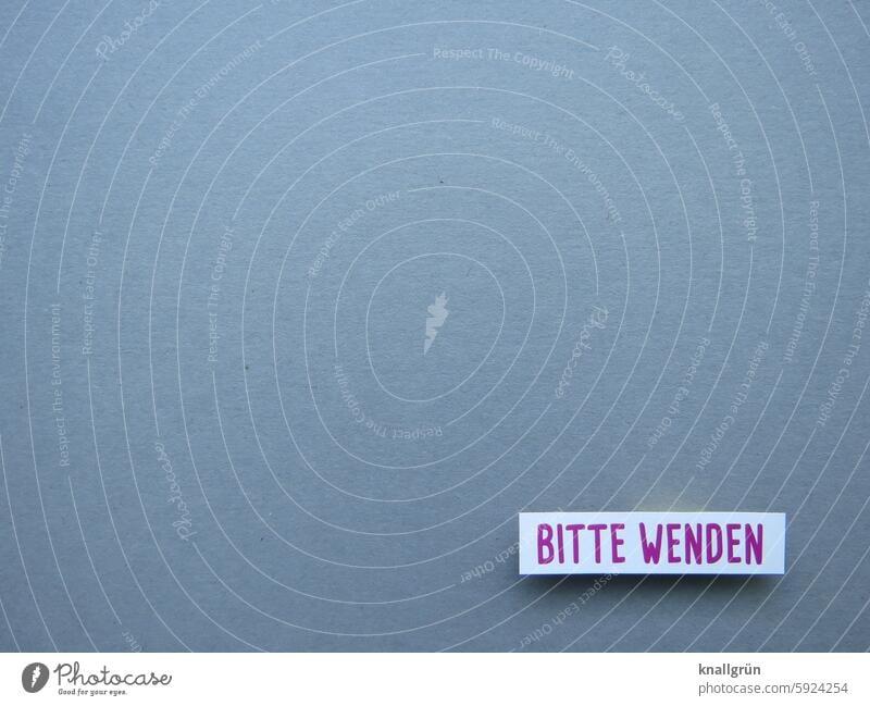 Bitte wenden umblättern Text Richtung Hinweis Orientierung Wegweiser Schilder & Markierungen Zeichen Hinweisschild richtungsweisend Navigation Wege & Pfade