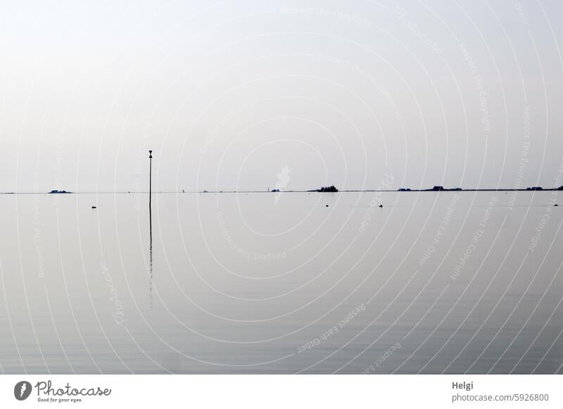 Hallig Gröde | ganz ruhige Nordsee Meer Wasser Himmel Prigge Pricke Kennzeichen Fahrwasser Horizont Dunst Wetter außergewöhnlich Stille Ruhe still Minimalismus