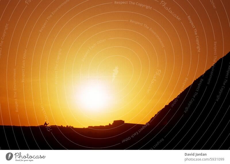 Sonnenuntergang mit Kamel vor Pyramide sonnenuntergang reiter dromedar pyramide märchen orientalisch 1001 nacht ägypten kairo nordafrika urlaub erholung Ägypten