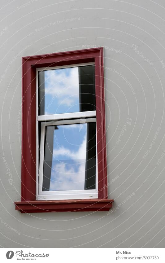 UT I Nur schweben ist schöner I Fenster zum Himmel Haus Fassade Gebäude Wand Reflexion & Spiegelung Architektur Wolken Rahmen Fensterplatz Fensterblick