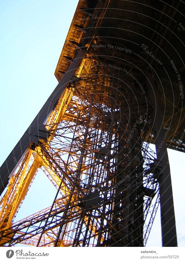 Tour Eiffel Tour d'Eiffel Stimmung Licht Ferien & Urlaub & Reisen Paris Turm Abend Abenddämmerung Freude Architektur