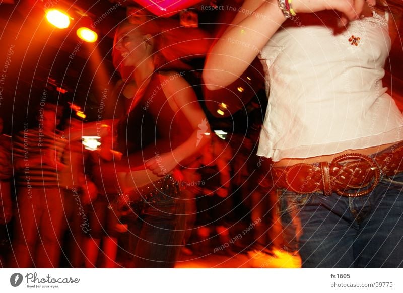 Night life Disco Party Frau trinken Alkoholisiert keine Ahnung rot Unschärfe öhm Jeanshose orange discothek zak nikon d50 geile schlagwörter :d Partystimmung