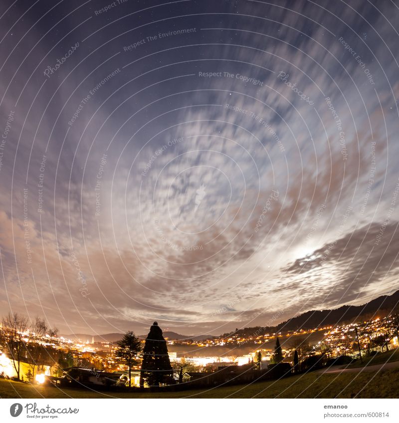 eines Nachts über der Stadt Städtereise Berge u. Gebirge Technik & Technologie Energiewirtschaft Landschaft Himmel Wolken Nachthimmel Stern Klima Wetter Baum
