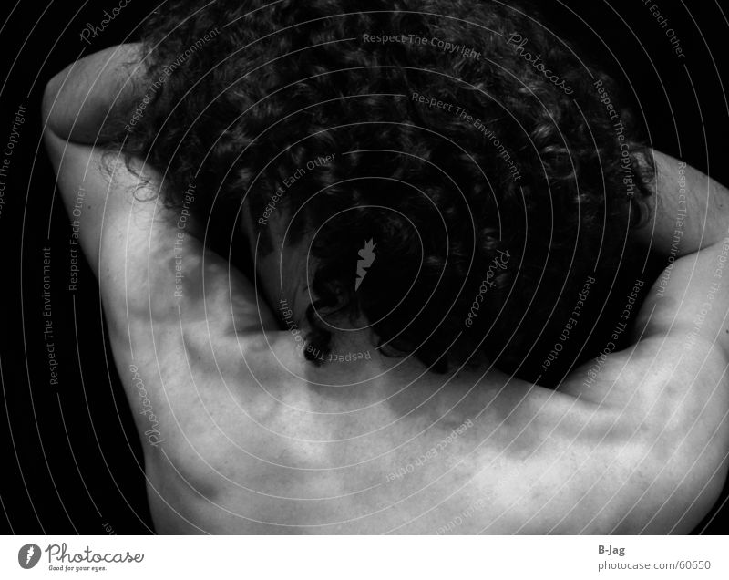 Lotenlutz lang Mann lockig Bombe liegen Knall kaputt Haare & Frisuren Locken Rücken Körper loten Muskulatur