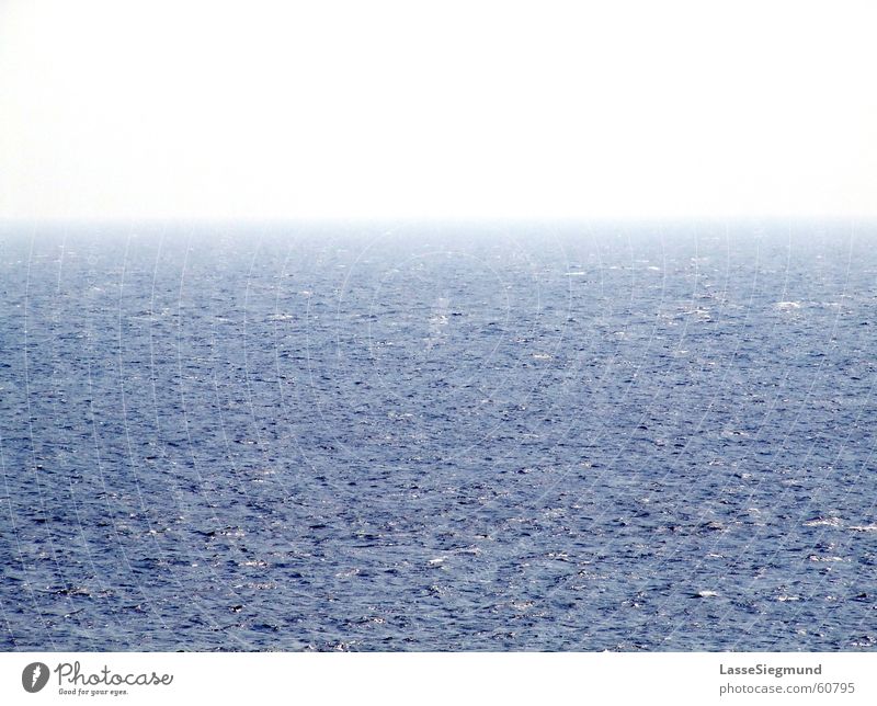 Horizont Meer blau Wellen Ferne Strand Küste Schifffahrt Wasser Nordsee Himmel Nebel