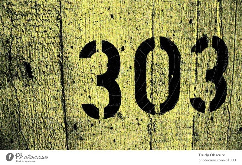 postcard no. 303 Hintergrundbild Wand Mauer Oberfläche Beton Ziffern & Zahlen gelb schwarz Parkhaus Parkplatz rückwand betrag autoparkplatz