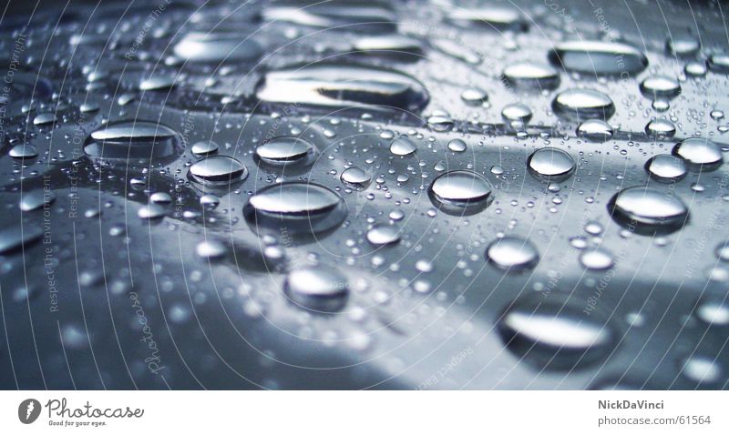 drop'n'light Kondenswasser Flüssigkeit beeindruckend einzigartig Regenbekleidung feucht nass Regenwasser Wassertropfen hydrophob Chrom Licht interessant Stil