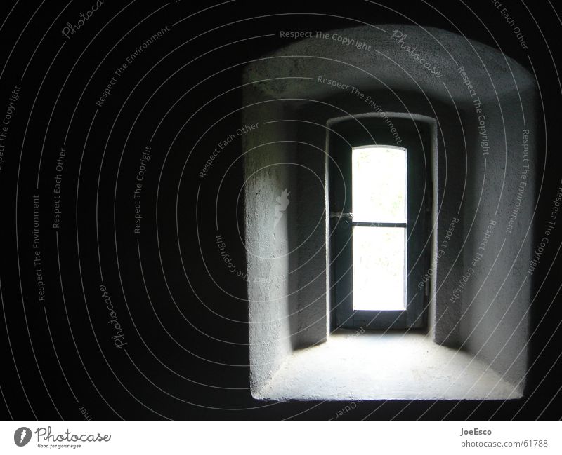last exit Stil Tor Fenster Tür Traurigkeit schwarz weiß Perspektive Zukunft Ausweg Aussicht Durchblick Loch Ausgang Eingang eingeengt vorwärts innenansicht
