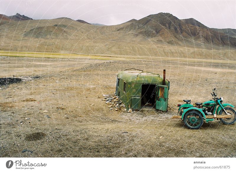 Grenzposten in Tadschikistan Motorrad Zelt ruhig Einsamkeit Ödland Kirgisistan Haus Wüste Berge u. Gebirge kyrgistan Häusliches Leben tent kirgistan Sowjetunion