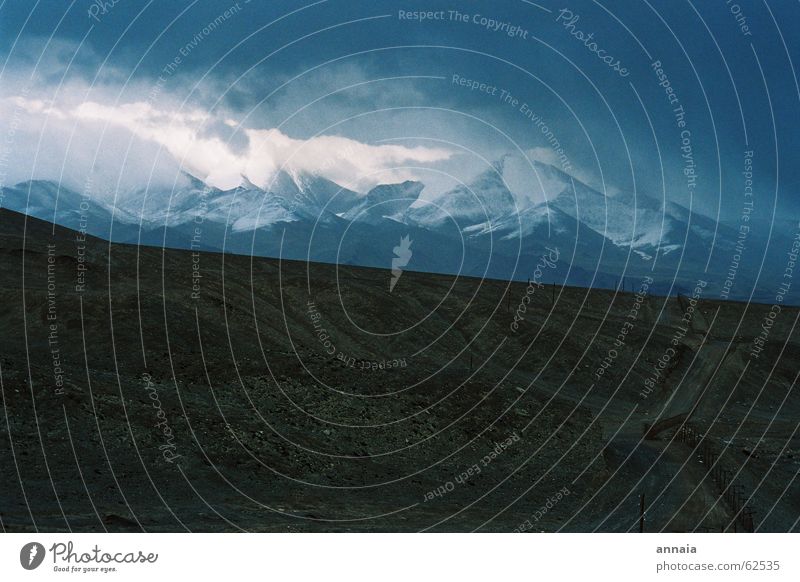 Das Dach der Welt Zukunft dunkel Wolken Grenze Grenzgebiet Nebel Kulisse Horizont Himmel Am Rand Afghanistan Tadschikistan Asien Berge u. Gebirge hills pamir