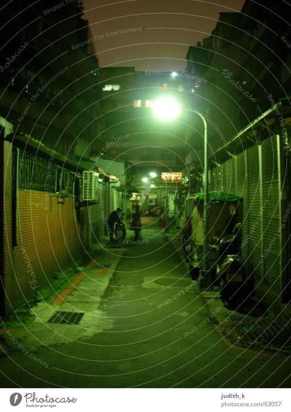 dunkle gasse Taiwan Taipeh Nacht dunkel Gasse Laterne Straße Wege & Pfade Mensch zwielichtig