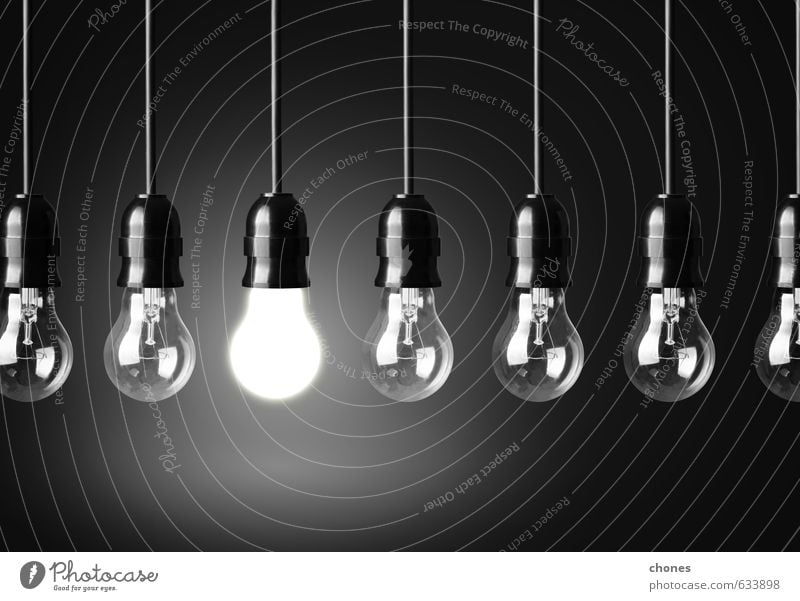 Ideenkonzept auf schwarzem Hintergrund Design Lampe Technik & Technologie hell Energie Kreativität Entwurf Fotografie elektrisch Innovation erleuchten Kraft