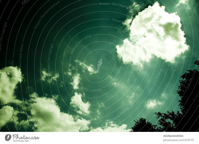 EXTREME 1 extrem Wolken türkis grün dunkel gefährlich Lebensgefahr Leitung berühren Blitze weiß bedrohlich Himmel blau Kontrast nicht Schädel Tod
