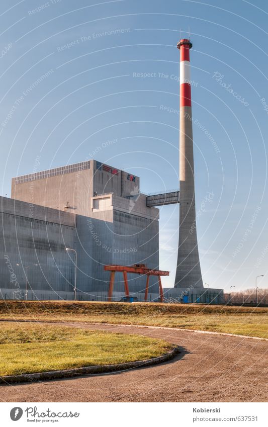 Atomkraftwerk Zwentendorf Umwelt Klimawandel Industrieanlage Architektur Kernkraftwerk Schornstein Beton Stahl alt Bekanntheit blau grau Angst Stress Energie