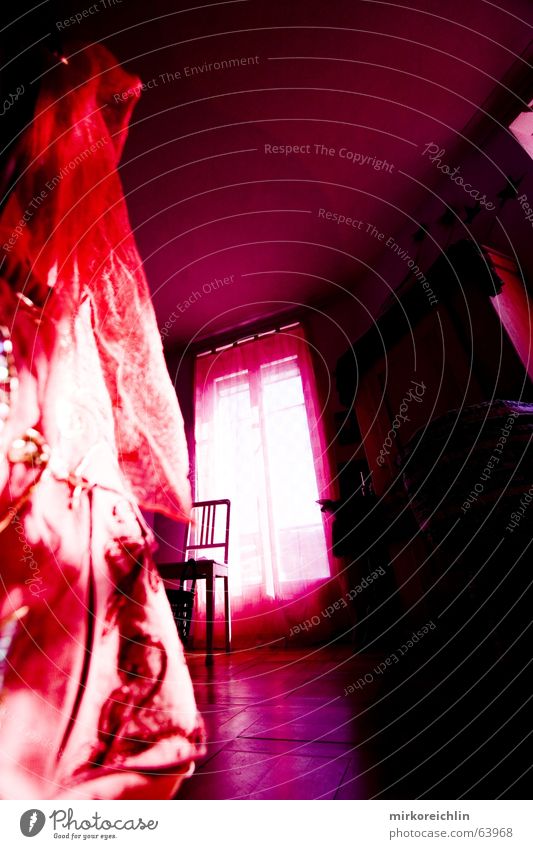 Pink Room I rosa Fenster Licht rot Rose violett magenta room Raum ruhig bigway Stuhl Tuch Wind red mystic