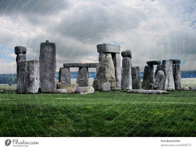 mikado Wolken Wiese Anhäufung Blick Tourist England Stonehenge Megalithmonument Kreis mystisch geheimnisvoll Attraktion dunkel Gewitterwolken kultig